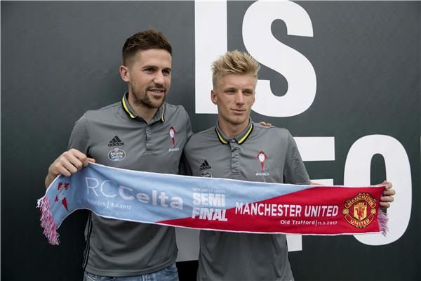  أندرو فونتاس بجانب دانييل واس