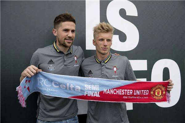  أندرو فونتاس بجانب دانييل واس