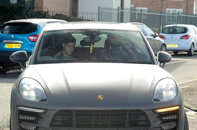 40249A2700000578-4489794-image-a-50_1494363531056