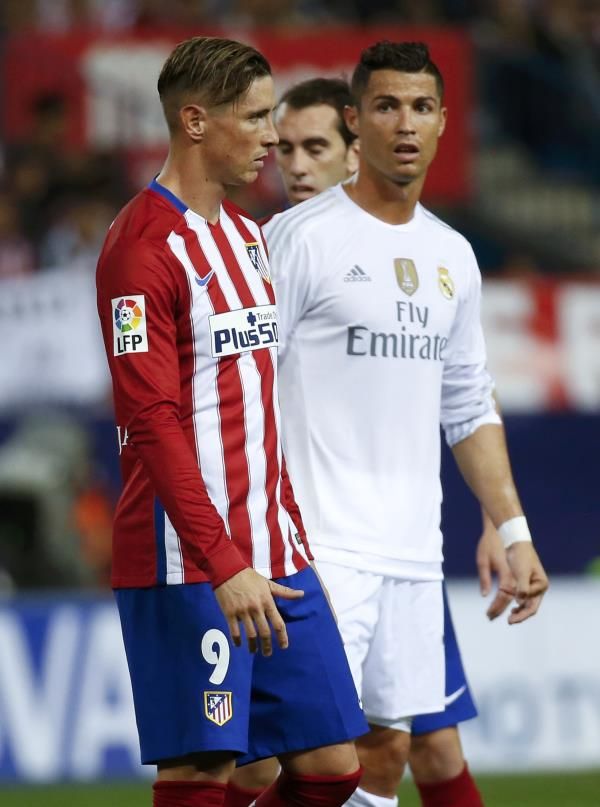 رونالدو وتوريس في مباراة سابقة بين الفريقين