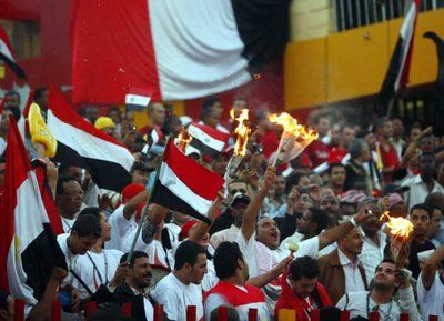 الجمهور المصري يحتفل داخل الملعب