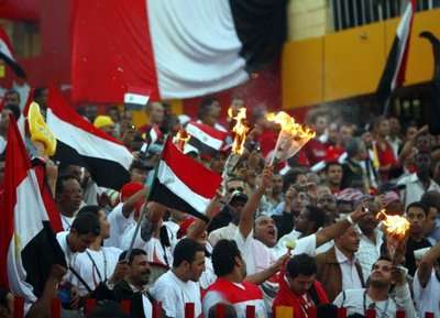 الجمهور المصري يحتفل داخل الملعب
