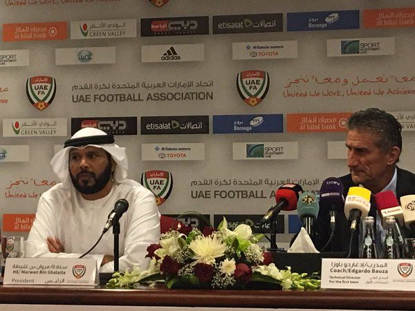  إدجاردو باوزا في المؤتمر الصحفي