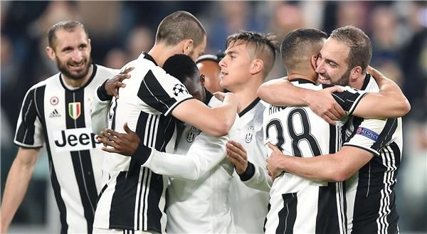 لاعبو يوفنتوس
