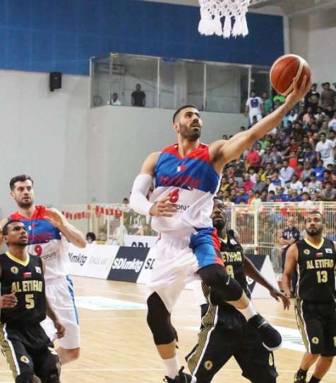 لقطة من مباراة المنامة البحريني والاتفاق العماني