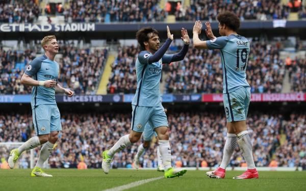 فرحة لاعبي مانشستر سيتي