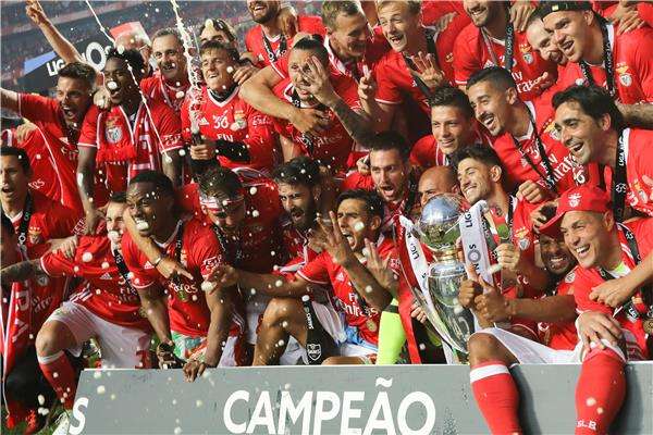 جانب من تتويج بنفيكا