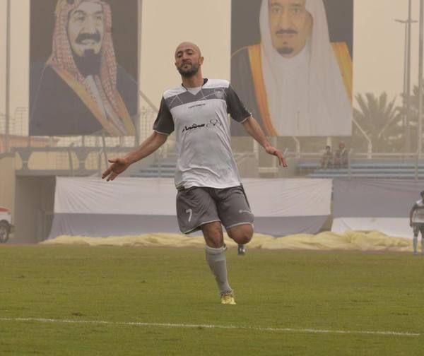 عيسى السباح