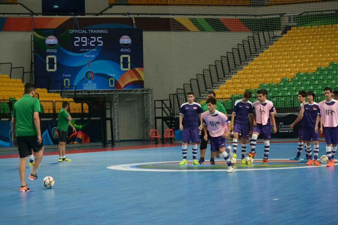 استعدادات الصلات لمباراة البحرين