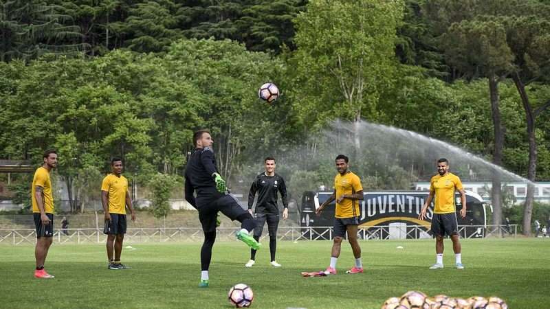 جانب من التدريبات