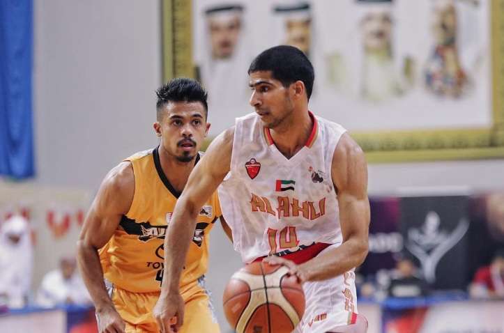 لقطة من مباراة الأهلي الاماراتي مع الأهلي البحريني