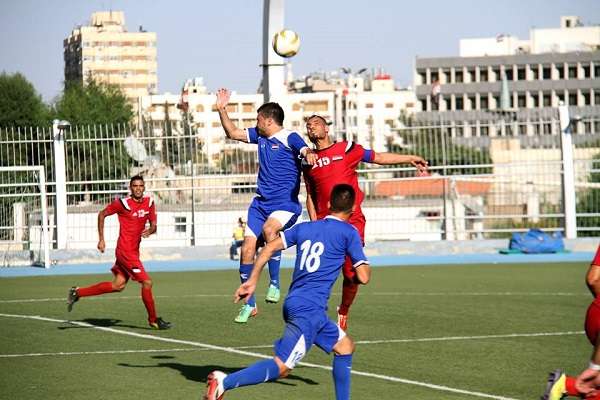 لقطة من مباريات الدوري