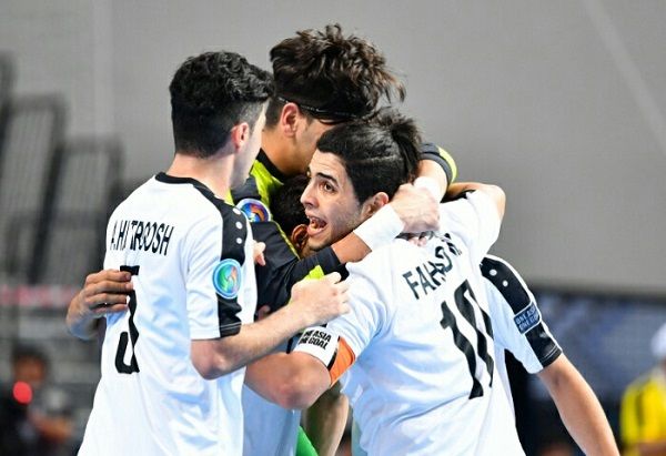 شباب العراق يحتفلون بالفوز على افغانستان