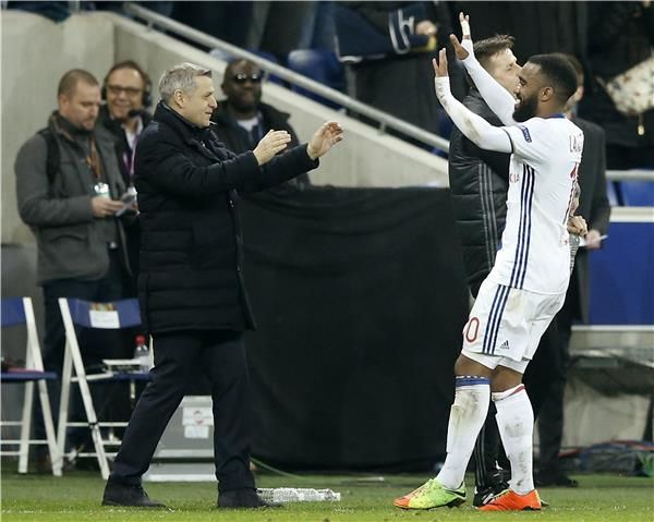 ألكسندر لاكازيتي مع جينيسيو