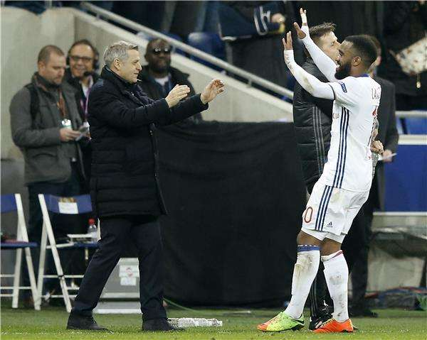 ألكسندر لاكازيتي مع جينيسيو