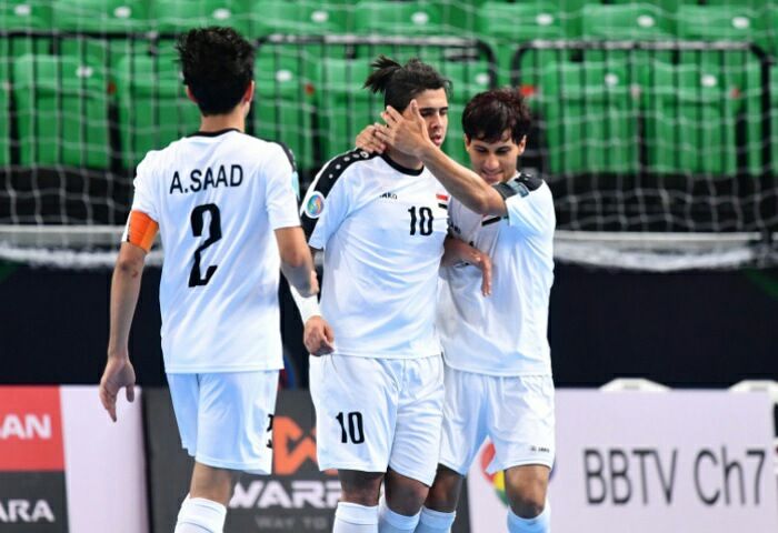 فرحة لاعبي العراق