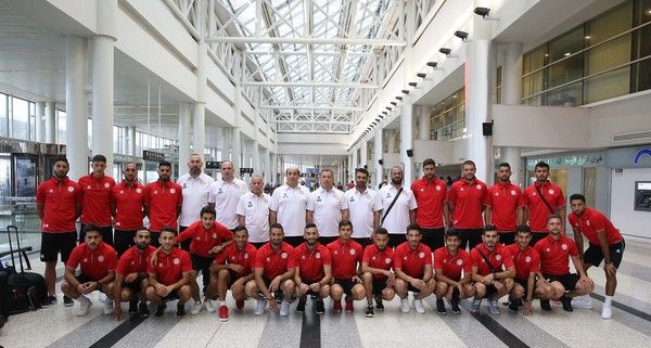 بعثة منتخب لبنان قبل المغادرة إلى المنامة