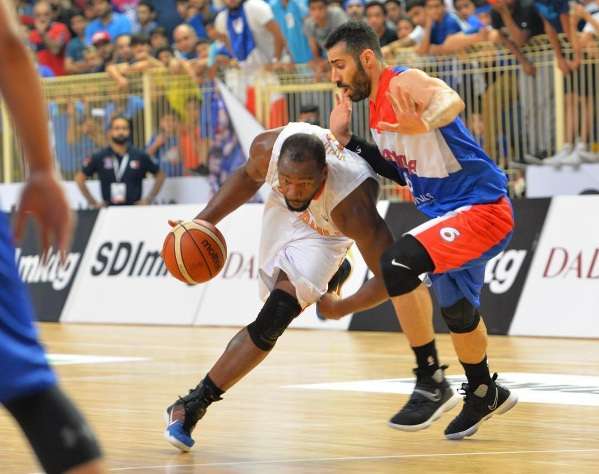 جانب من مباراة المنامة مع الأهلي