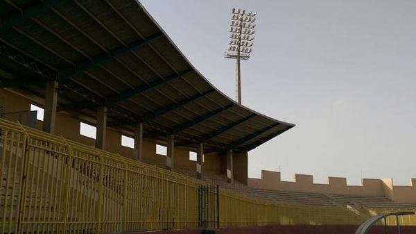 مدرجات بدون جماهير بسب عقوبات الحرمان المتواصلة