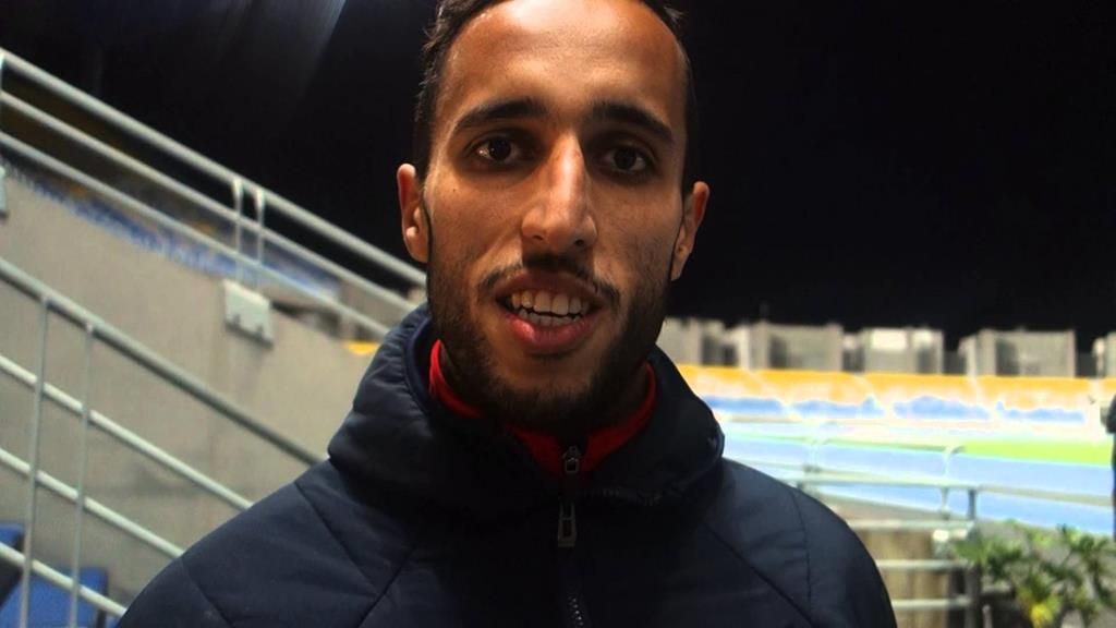 maxre434444444sdefault (copy)