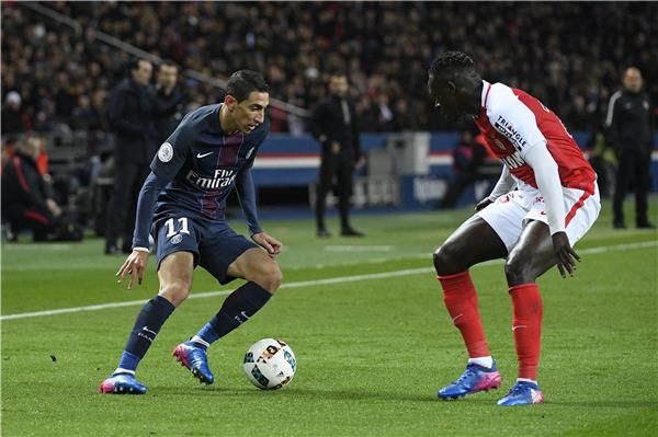 ميندي في صراع مع دي ماريا