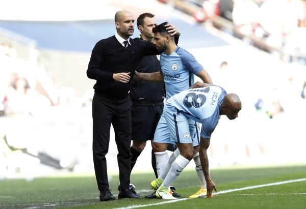 بيب جوارديولا وسيرخيو اجويرو