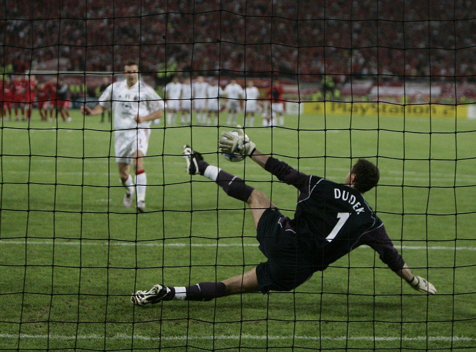 02A518F20000044D-2970765-image-a-92_1424981785601