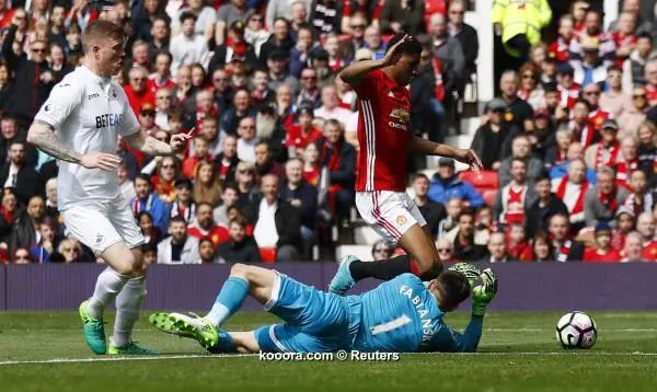 ?i=reuters%2f2017-04-30%2f2017-04-30t114809z_136554489_mt1aci14787039_rtrmadp_3_soccer-england-mun-swa_reuters