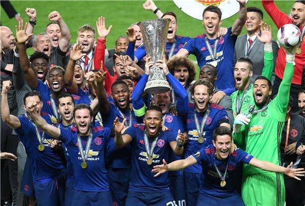 جانب من التتويج