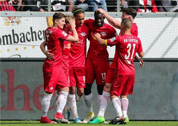 لايبزيج اقتنص وصافة البوندسليجا