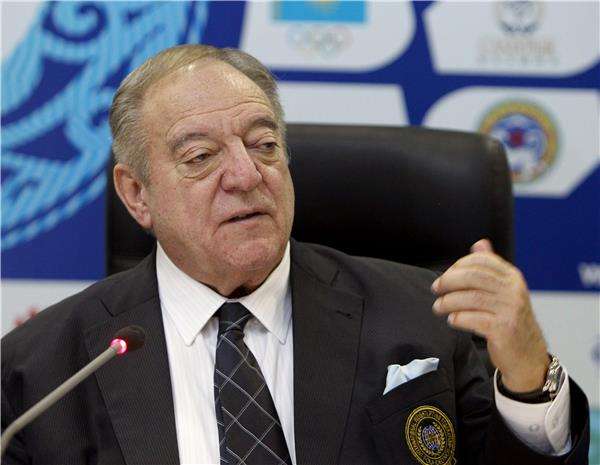  تاماش أيان رئيس الاتحاد الدولي لرفع الأثقال 