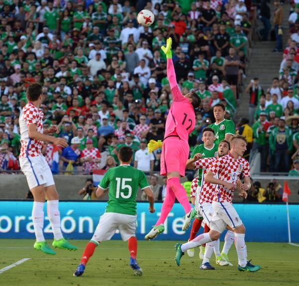 2017-05-28t031913z_507465309_nocid_rtrmadp_3_soccer-croatia-vs-mexico_reuters