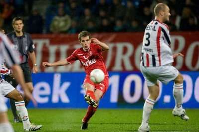 فاوتن براما لحظة تسجيله الهدف الاول لتفينتي