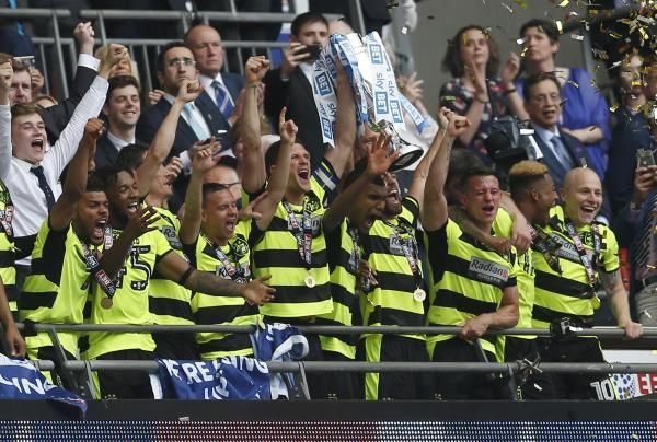 جانب من تتويج هيديرسفيلد تاون