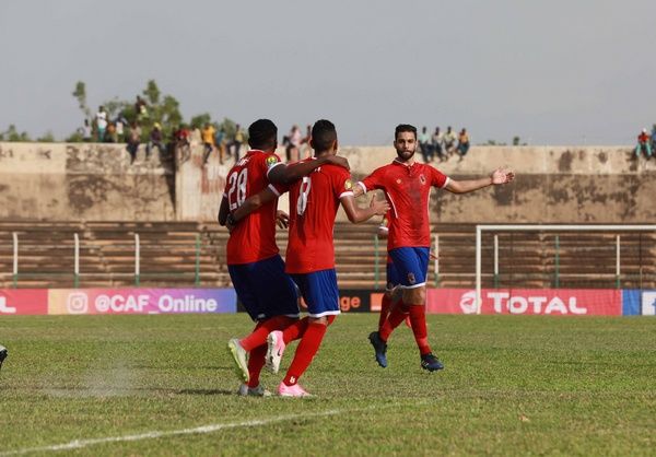 لاعبو الأهلي