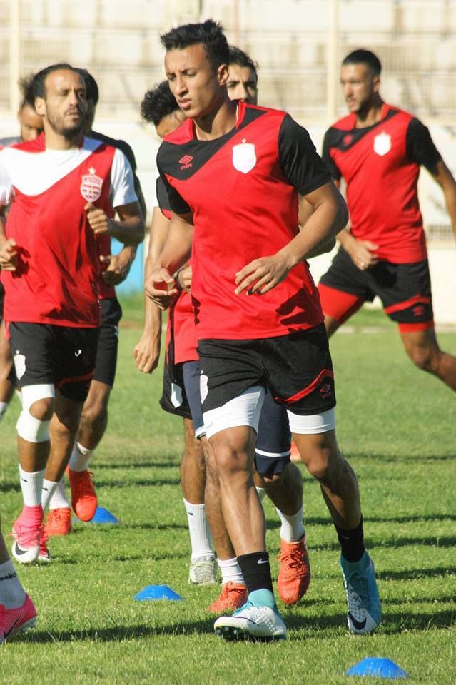  احمد خليل خلال تدريبات امس