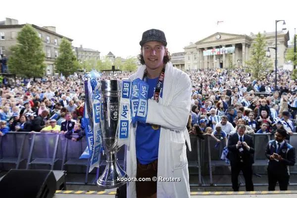 ?i=reuters%2f2017-05-30%2f2017-05-30t181828z_139169908_mt1aci14800341_rtrmadp_3_soccer-englandhuddersfield-parade_reuters
