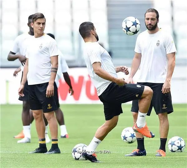 ?i=epa%2fsoccer%2f2017-05%2f2017-05-29%2f2017-05-29-05997732_epa