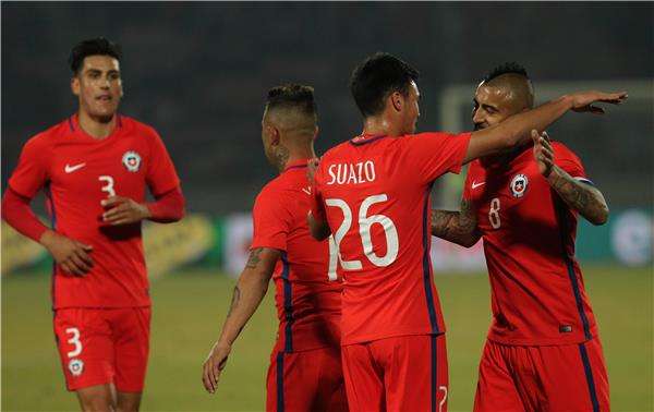 فرحة لاعبي منتخب تشيلي