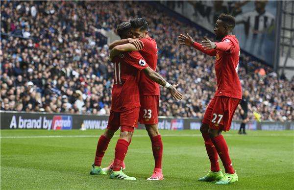 لاعبو ليفربول 