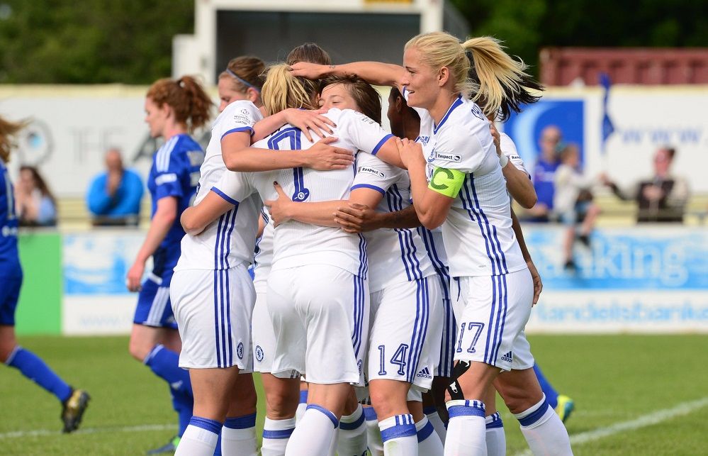 فرحة اللاعبات بعد تسجيلهن الهدف الثاني