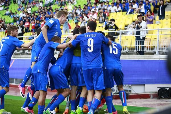 فرحة لاعبي المنتخب الإيطالي