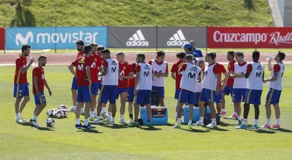 جانب من تدريبات المنتخب الإسباني