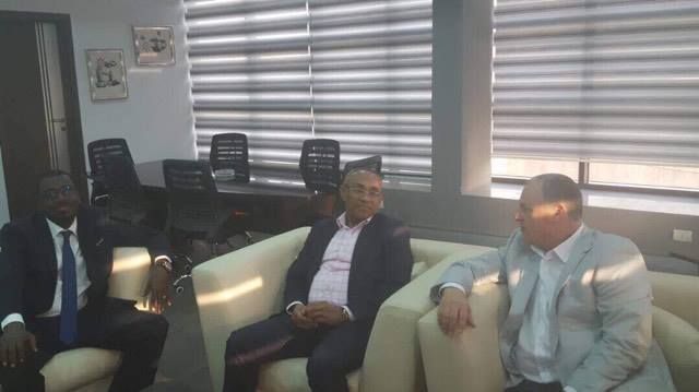هاني أبوريدة يستقبل رئيس الكاف