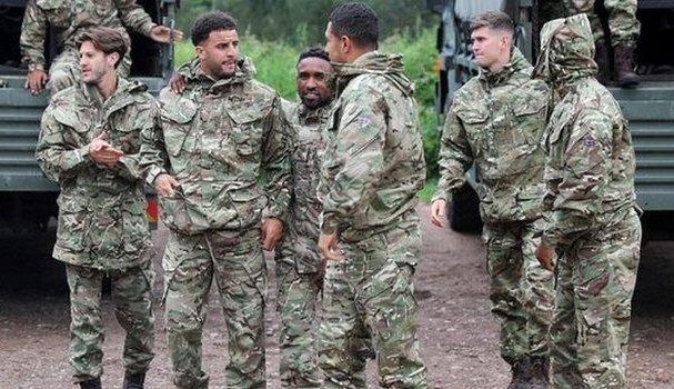 _96358943_england_mod2