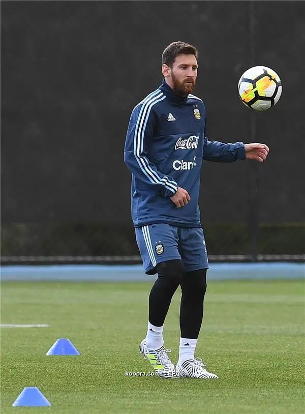 ?i=epa%2fsoccer%2f2017-06%2f2017-06-05%2f2017-06-05-06011670_epa