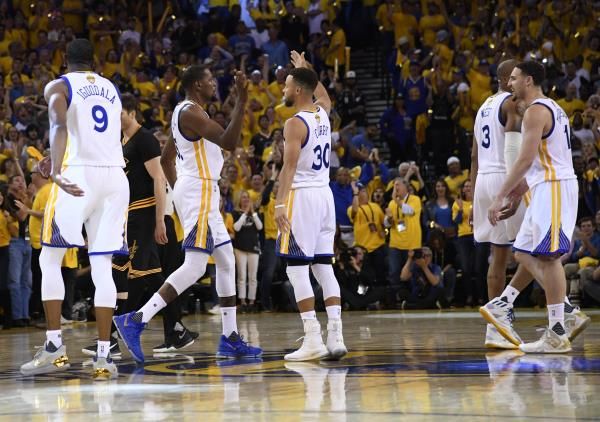 2017-06-05t022722z_1688571791_nocid_rtrmadp_3_nba-finals-cleveland-cavaliers-at-golden-state-warriors_reuters