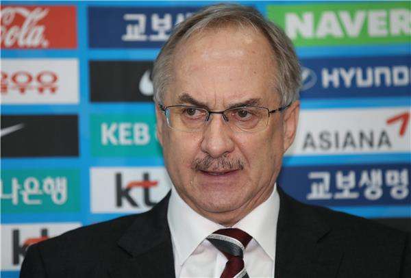 مدرب كوريا الجنوبية