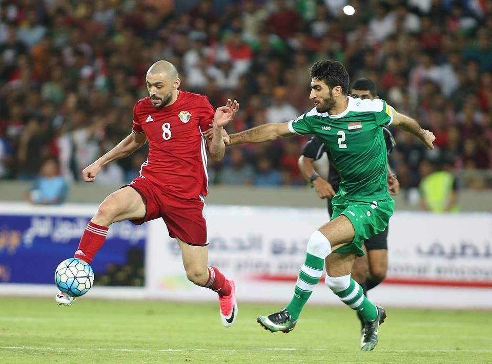 أحمد إبراهيم وعدي الصيفي في مباراة الأردن