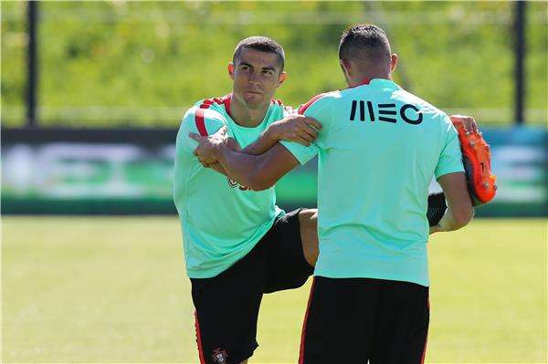 رونالدو فى تدريبات المنتخب